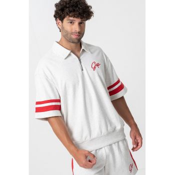 Tricou cu logo brodat
