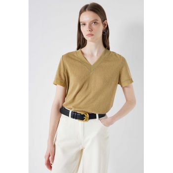 Tricou lejer cu decolteu in V