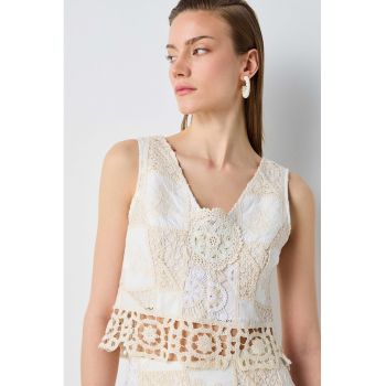 Bluza crop din dantela crosetata