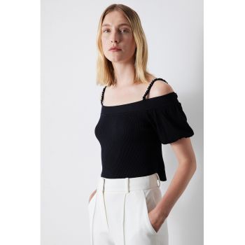 Bluza cu decupaje pe umeri si aplicatii cu strasuri