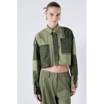 Camasa crop lejera cu model colorblock