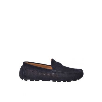 Mocasini din piele intoarsa cu design perforat