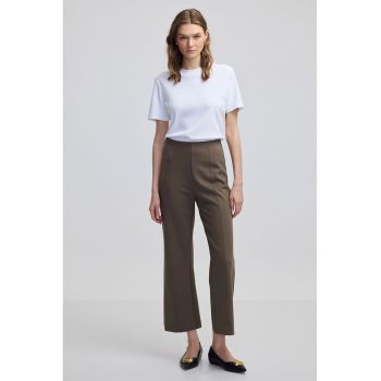 Pantaloni capri regular fit