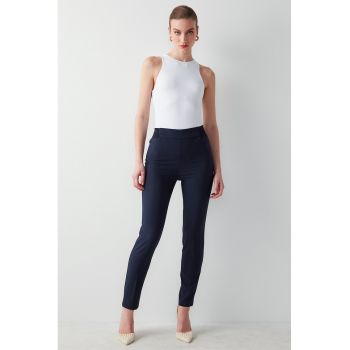 Pantaloni crop slim fit cu talie inalta