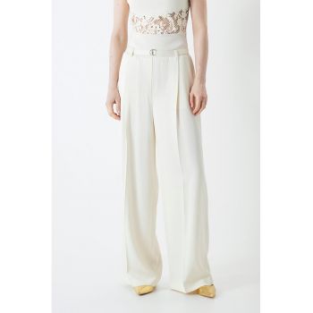 Pantaloni cu croiala ampla si curea skinny