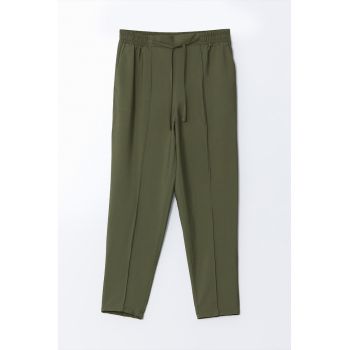 Pantaloni cu talie medie si model uni