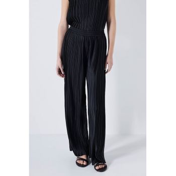 Pantaloni relaxed fit cu pliuri