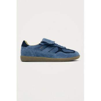 Pantofi sport low-cut de piele intoarsa