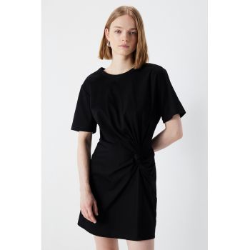 Rochie cu model uni si detaliu cu nod