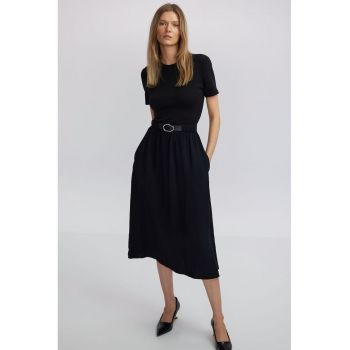 Rochie evazata cu maneci scurte