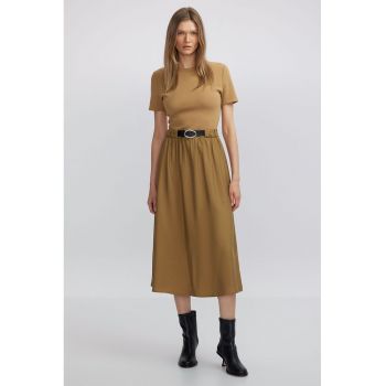 Rochie evazata cu maneci scurte
