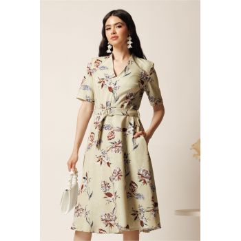 Rochie midi bej in clos cu imprimeuri maro si cordon in talie ieftina