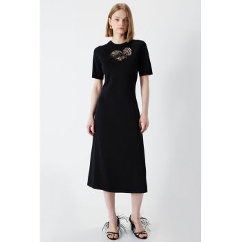 Rochie midi cu detalii cu decupaje