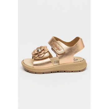 Sandale cu velcro si aplicatie floare