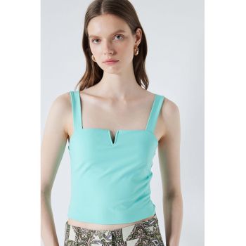 Top crop cu decolteu in V