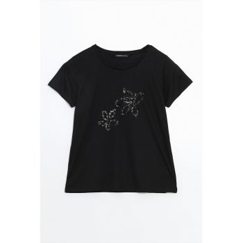 Tricou cu aplicatii cu margele