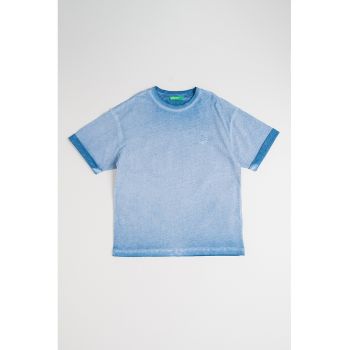Tricou cu aspect deteriorat