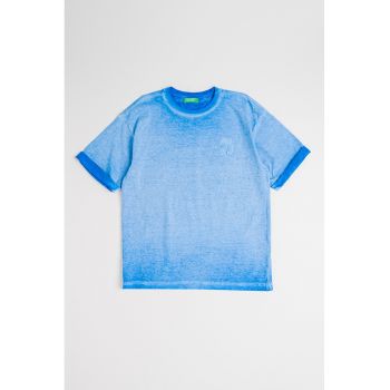 Tricou cu aspect deteriorat