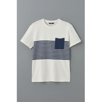 Tricou cu decolteu la baza gatului si model in dungi