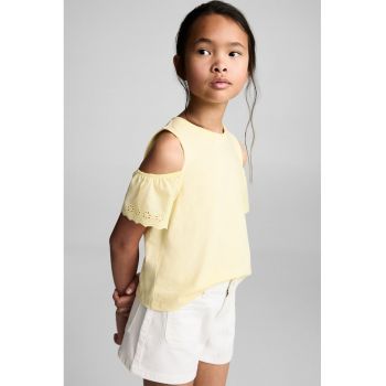 Tricou cu decupaje pe umeri si broderie