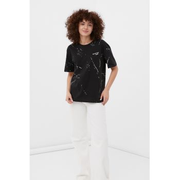 Tricou cu model si decolteu la baza gatului