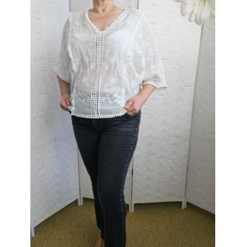 Bluza brodata cu maneca fluture din dantela de bumbac, alba