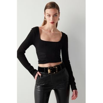 Bluza crop cu decolteu patrat
