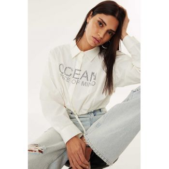 Camasa crop cu imprimeu text