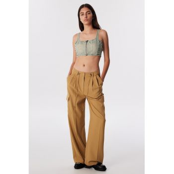 Pantaloni cu croiala dreapta si talie medie