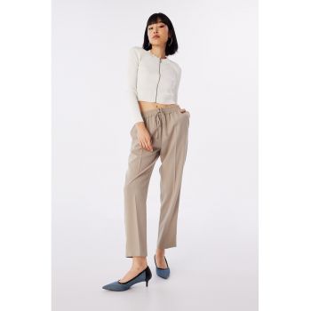 Pantaloni cu talie ajustabila