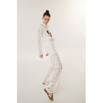 Pantaloni de dantela macrame