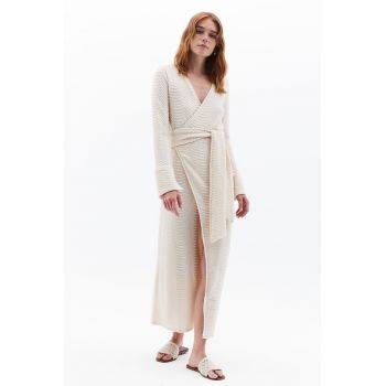 Rochie cu aspect texturat si model petrecut