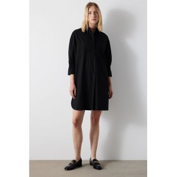 Rochie cu croiala dreapta si guler clasic