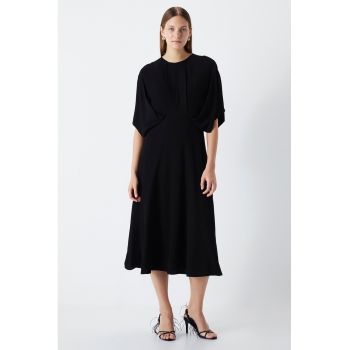 Rochie midi cu decupaj