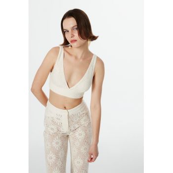 Top crop cu decolteu in V