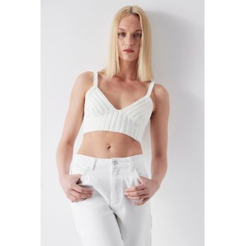 Top crop tricotat cu model in dungi