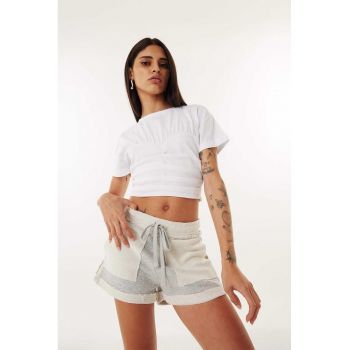 Tricou crop cu decolteu la baza gatului