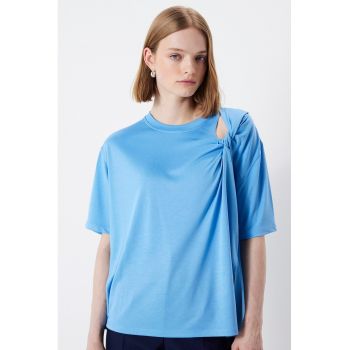 Tricou cu detaliu rasucit
