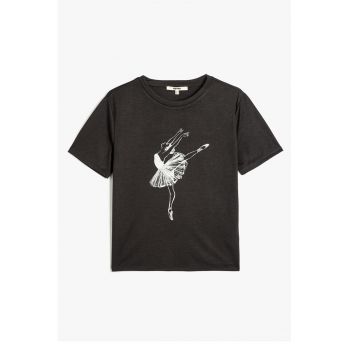 Tricou cu model grafic