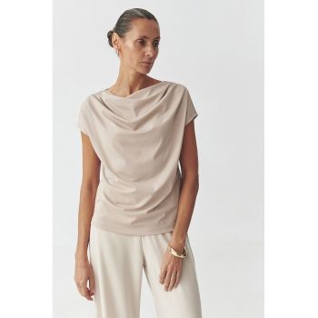 Bluza cu model uni si decolteu barcuta