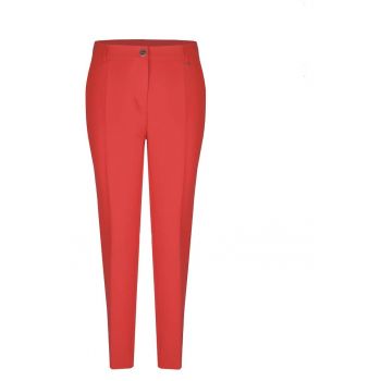 Pantaloni crop conici cu pliu frontal - Rosu