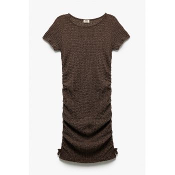 Rochie dreapta cu decolteu rotund