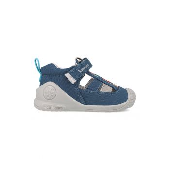Sandale cu inchidere velcro si model uni