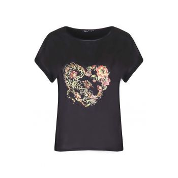 Tricou cu imprimeu in forma de inima