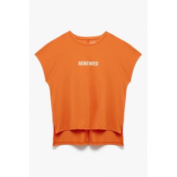 Tricou cu terminatie asimetrica