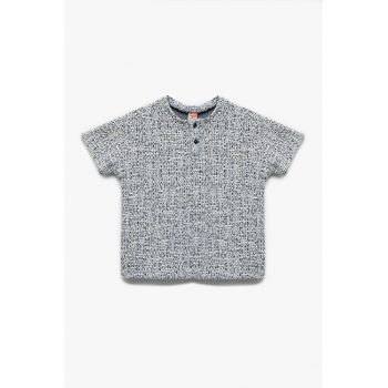Tricou tricotat cu decolteu henley