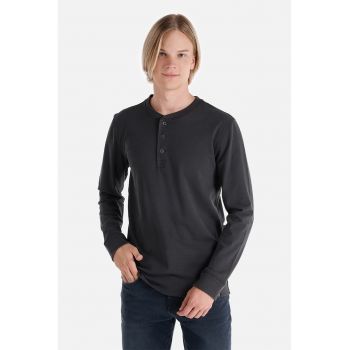 Bluza cu decolteu henley si fenta cu nasturi