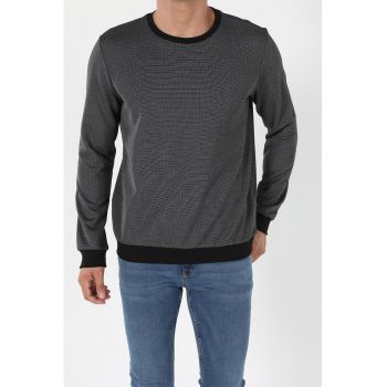 Bluza sport cu model in carouri si decolteu la baza gatului - Negru -