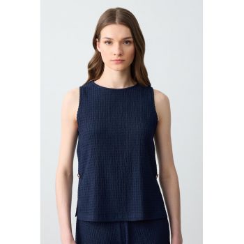 Bluza texturata fara maneci