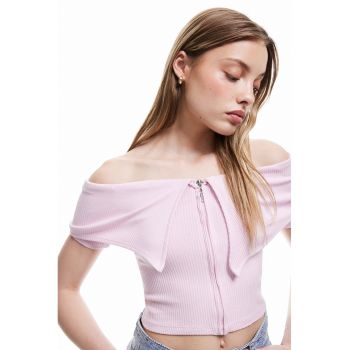 Camasa crop cu decolteu pe umeri